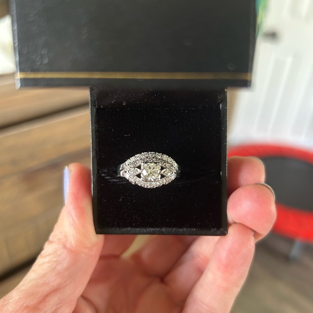 *AUTHENTIC*1938 Platinum/Diamond Ring